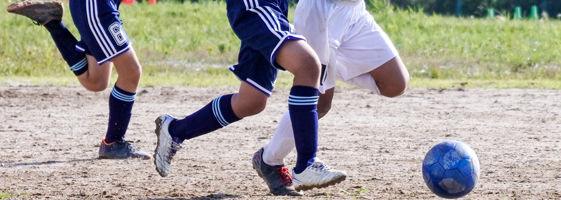 サッカーによる怪我・後遺症・野球肘の治療。砺波・南砺市のスポーツ外傷（障害）・ケガなら山下接骨院。